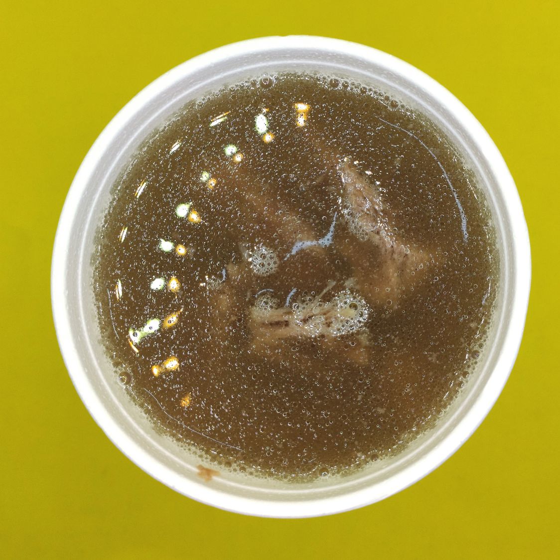 Jugo con Carne de Lengua
