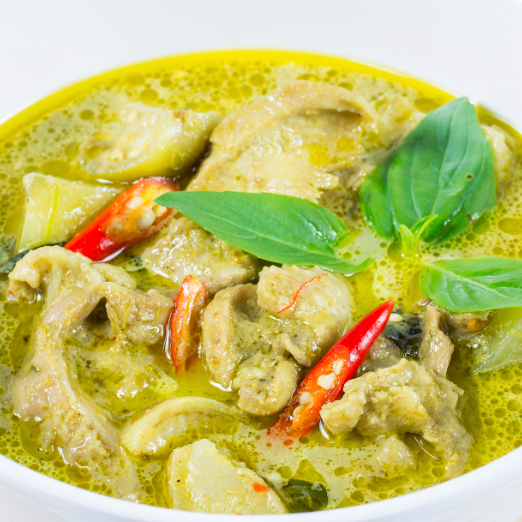 Curry Pasta verde, leite de coco, abobinha,cenoura,beringela , cebolinha e pimentão. Acompanhamento com arroz.
observação: curry apimentado