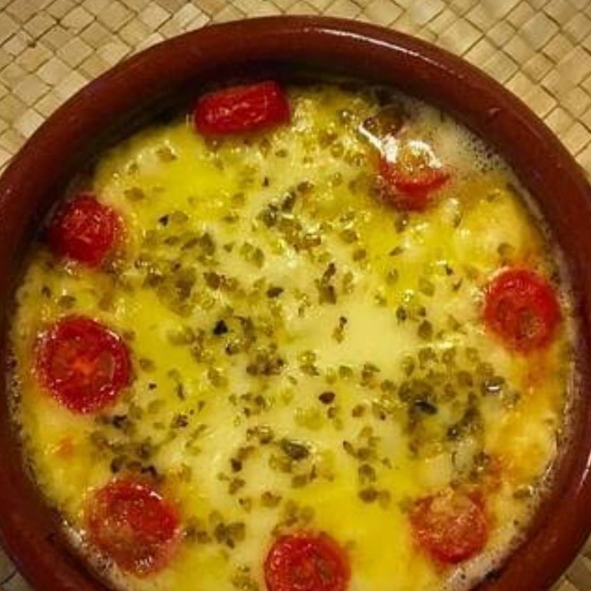 QUESO PROVOLETA GRATINADO CON PESTO