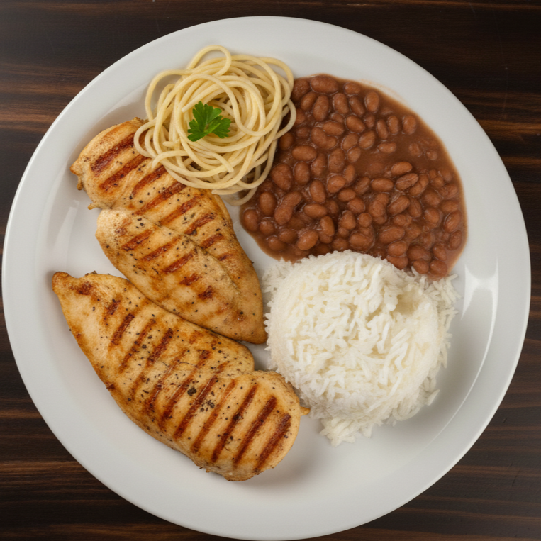Filé de frango grelhado no ponto, suculento e saboroso, servido com arroz branco soltinho, macarrão ao alho e óleo e feijão bem temperado. Simples e delicioso!