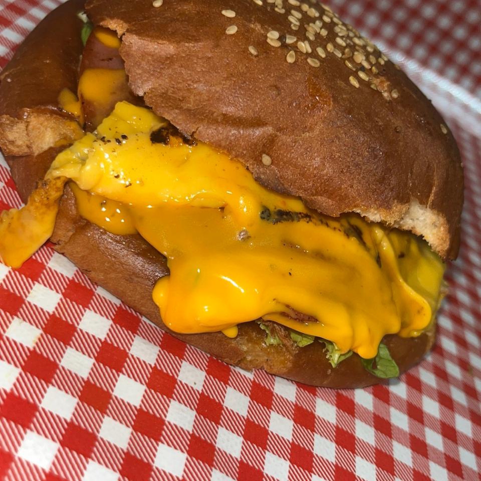 HAMBURGUESA 2 QUESOS