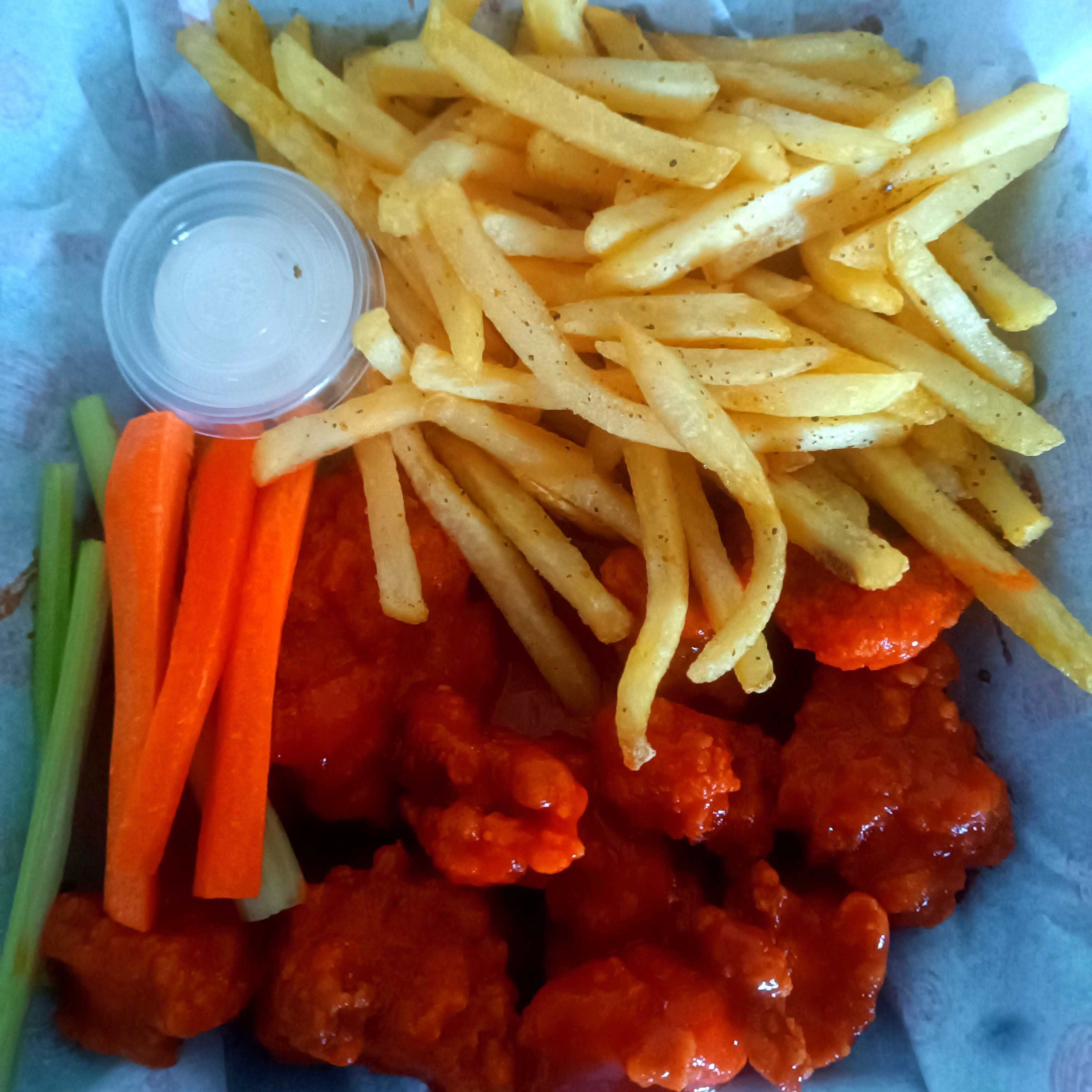 BONELESS Búfalo Con Papas
