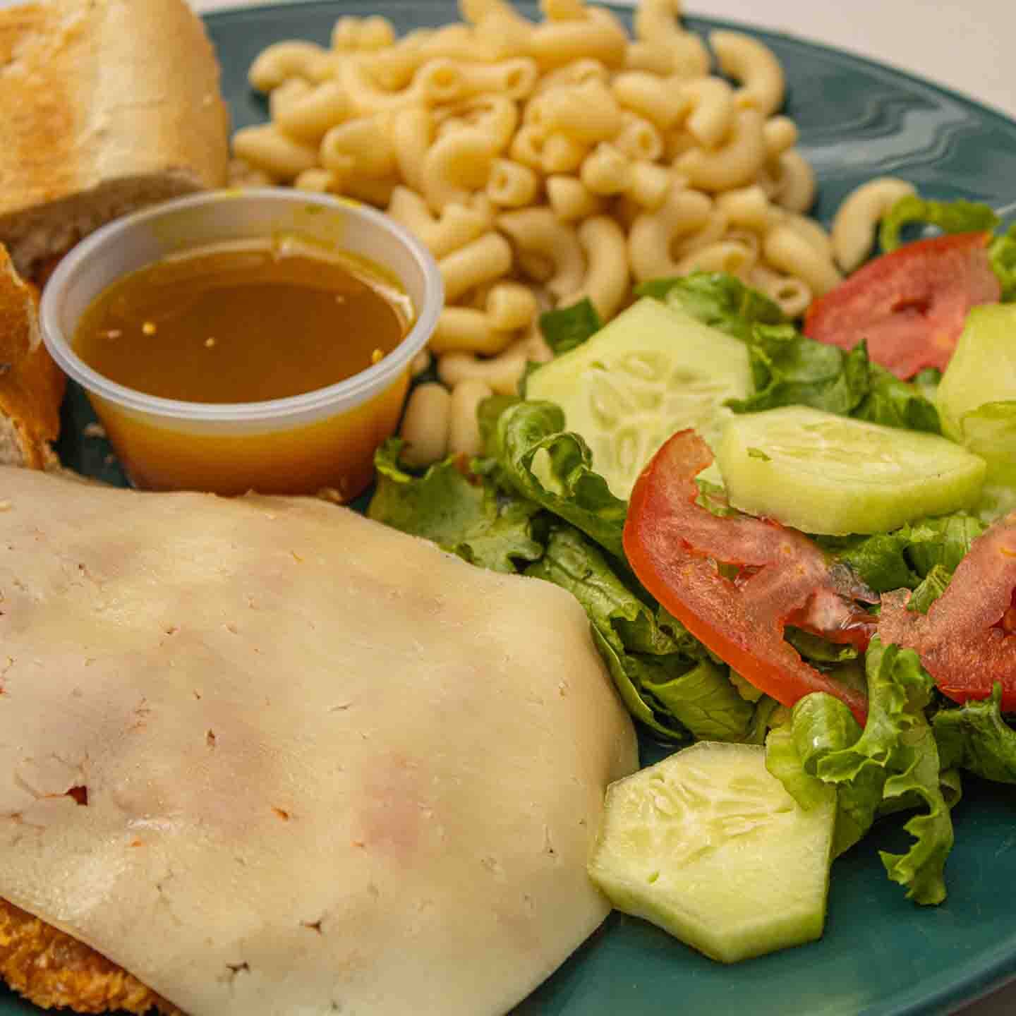 Ensalada + Napolitana Clásica
