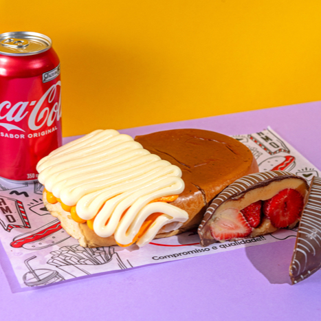 1 Dogão + 1 Coca 350ml + 1 Coxinha de morango