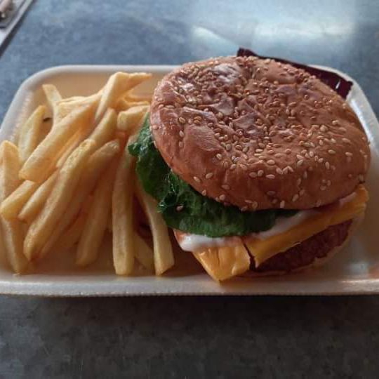 Hamburguesa Doble Queso con Papas