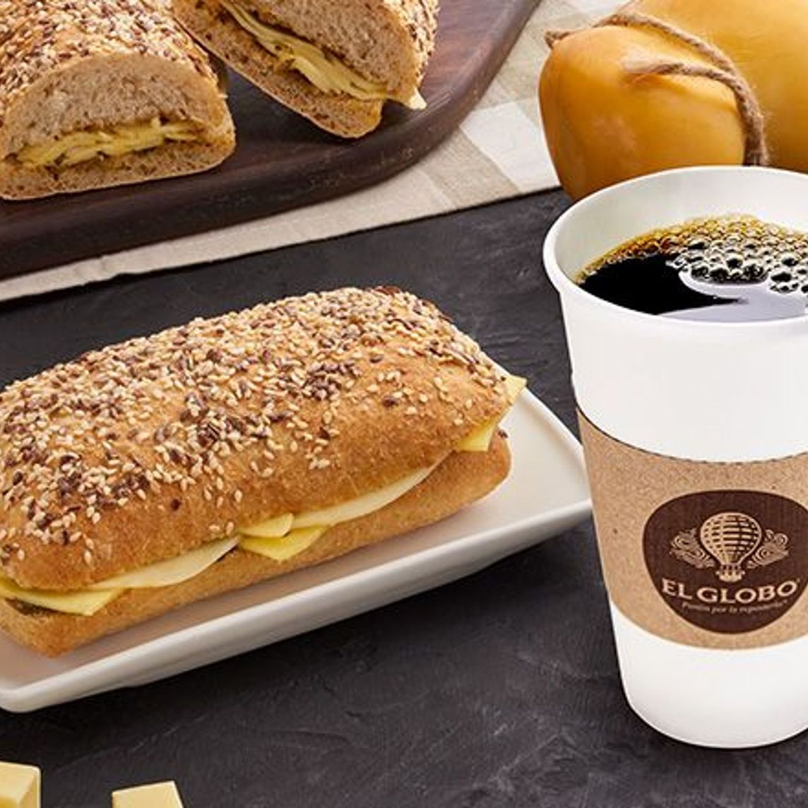 Combo Ciabatta 3 Quesos + Café 12 oz