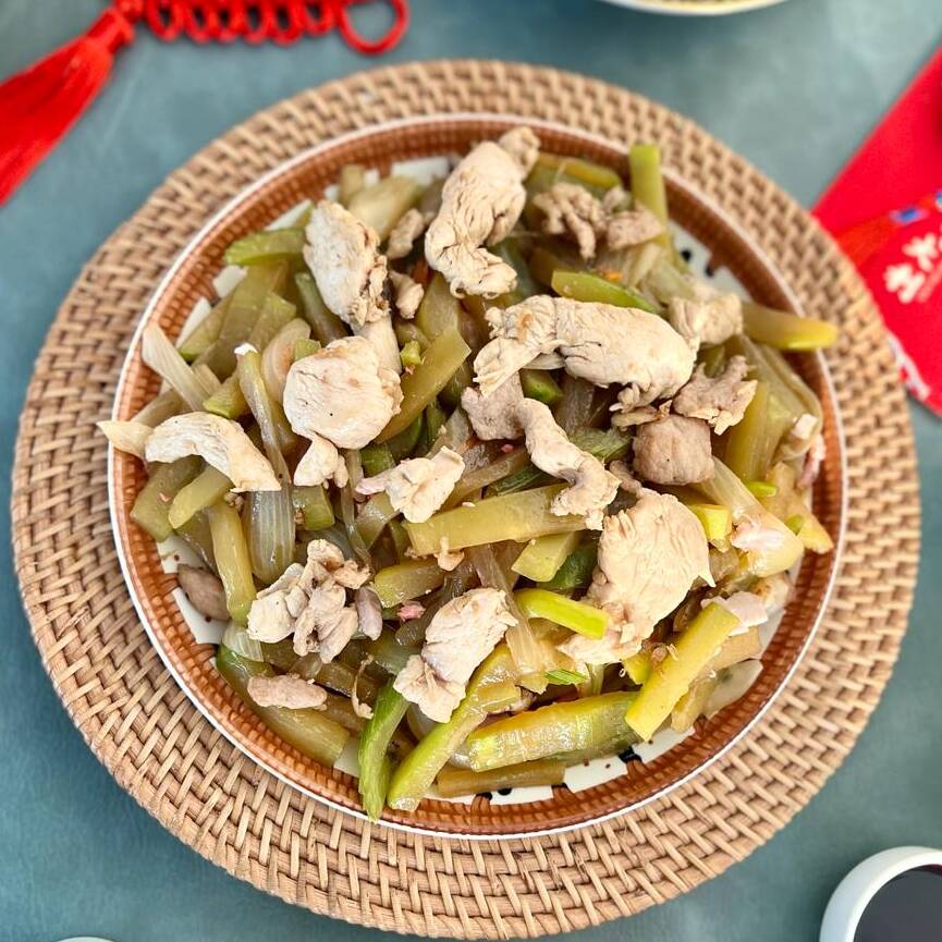 Medio Chop Suey Pollo