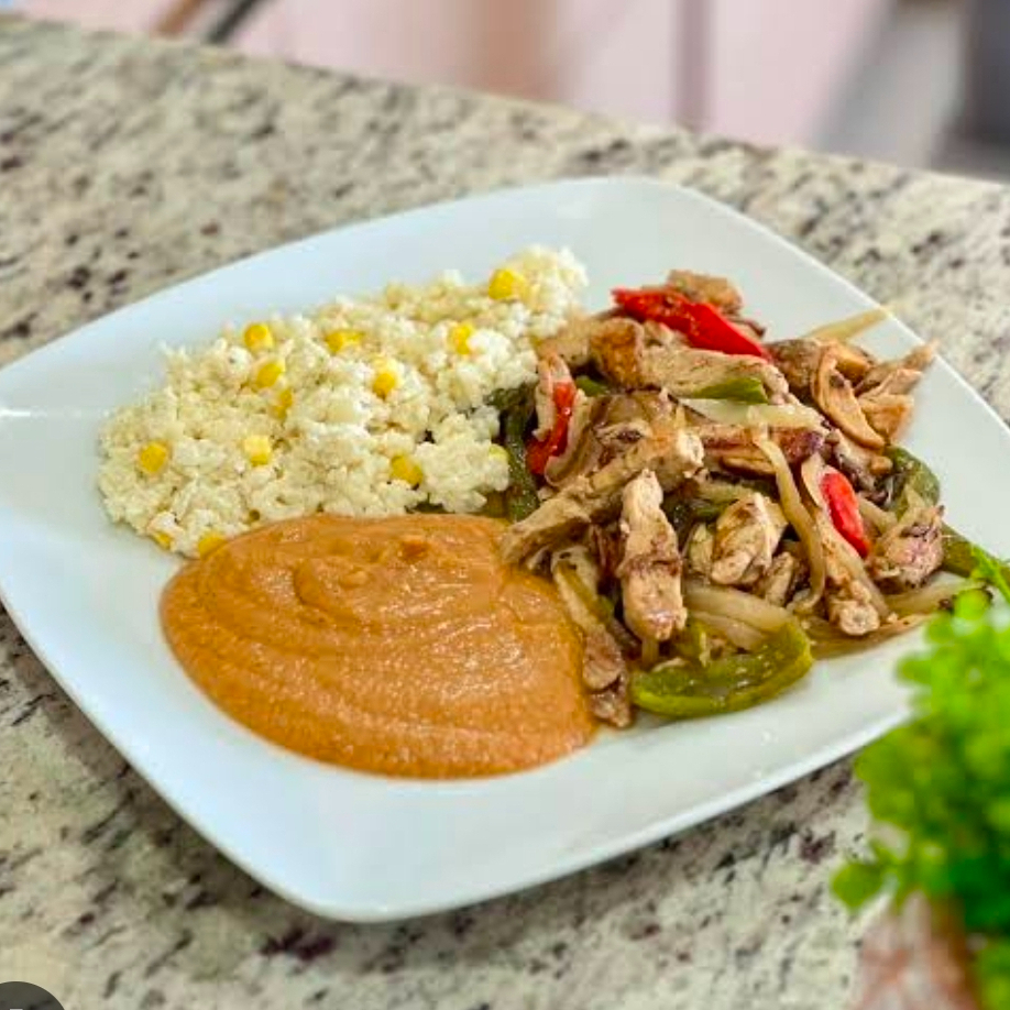 Fajitas de Pollo + Agua del Dia 500ml