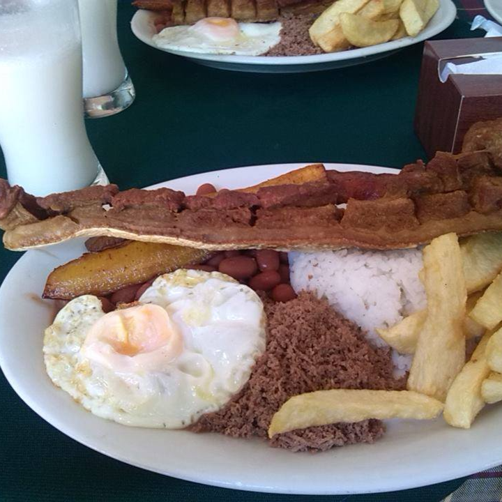 Almuerzo Ejecutivo Paisa