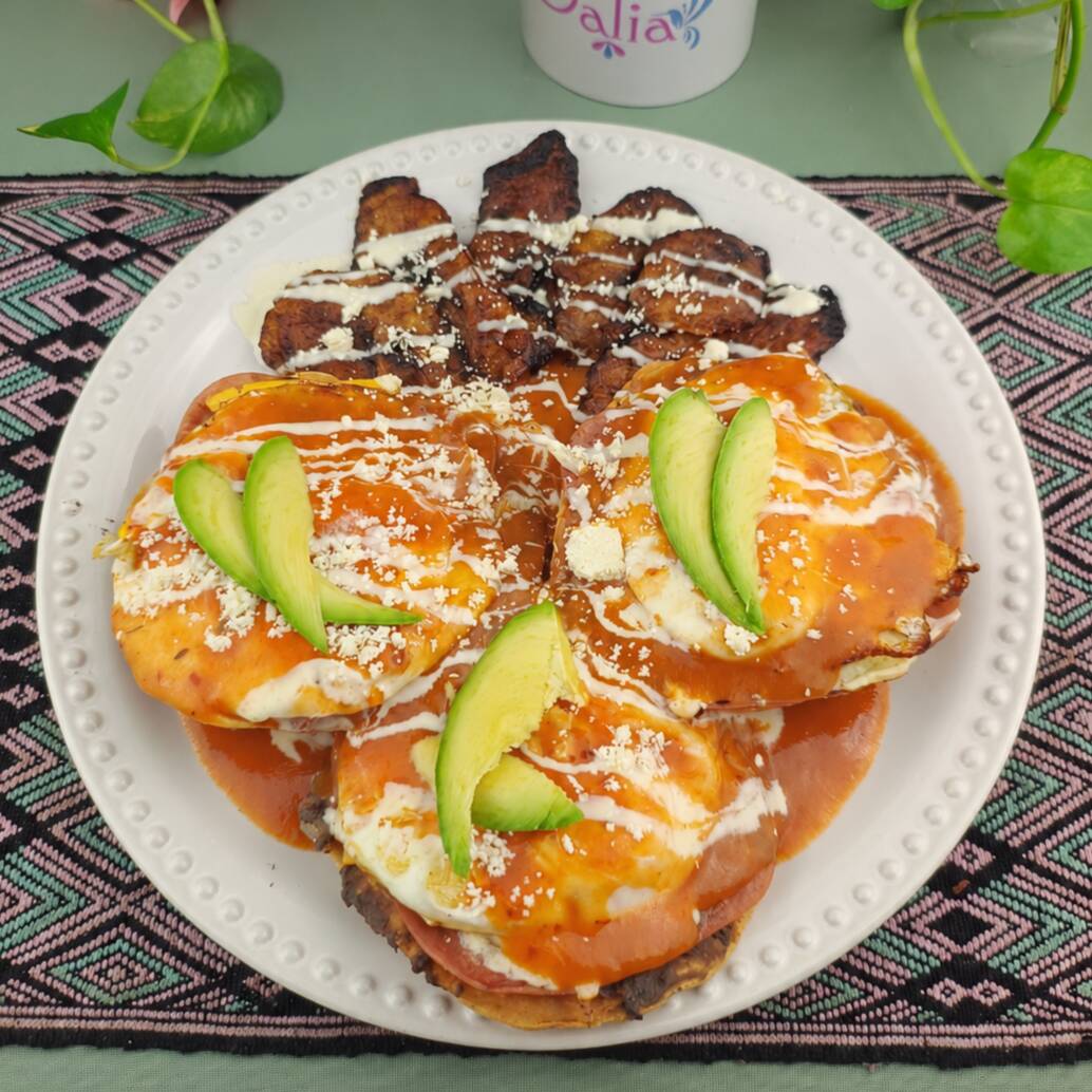 Huevos Motuleños