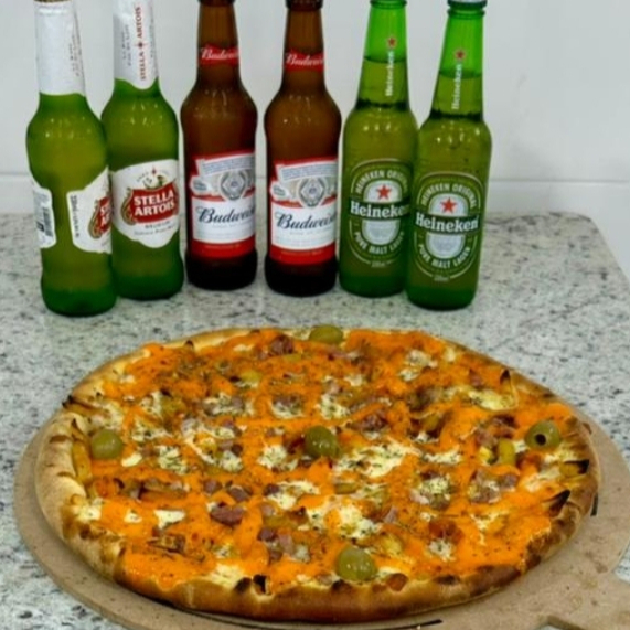 1 Pizza Grande Salgada + 6 Cervejas Long Necks (A Sua Escolha)
