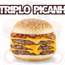 Um hambúrguer com três carnes de picanha com 120g cada, pão com gergelim, três queijos cheddar cremoso ou fatiado e a exclusiva maionese temperada da canedo.