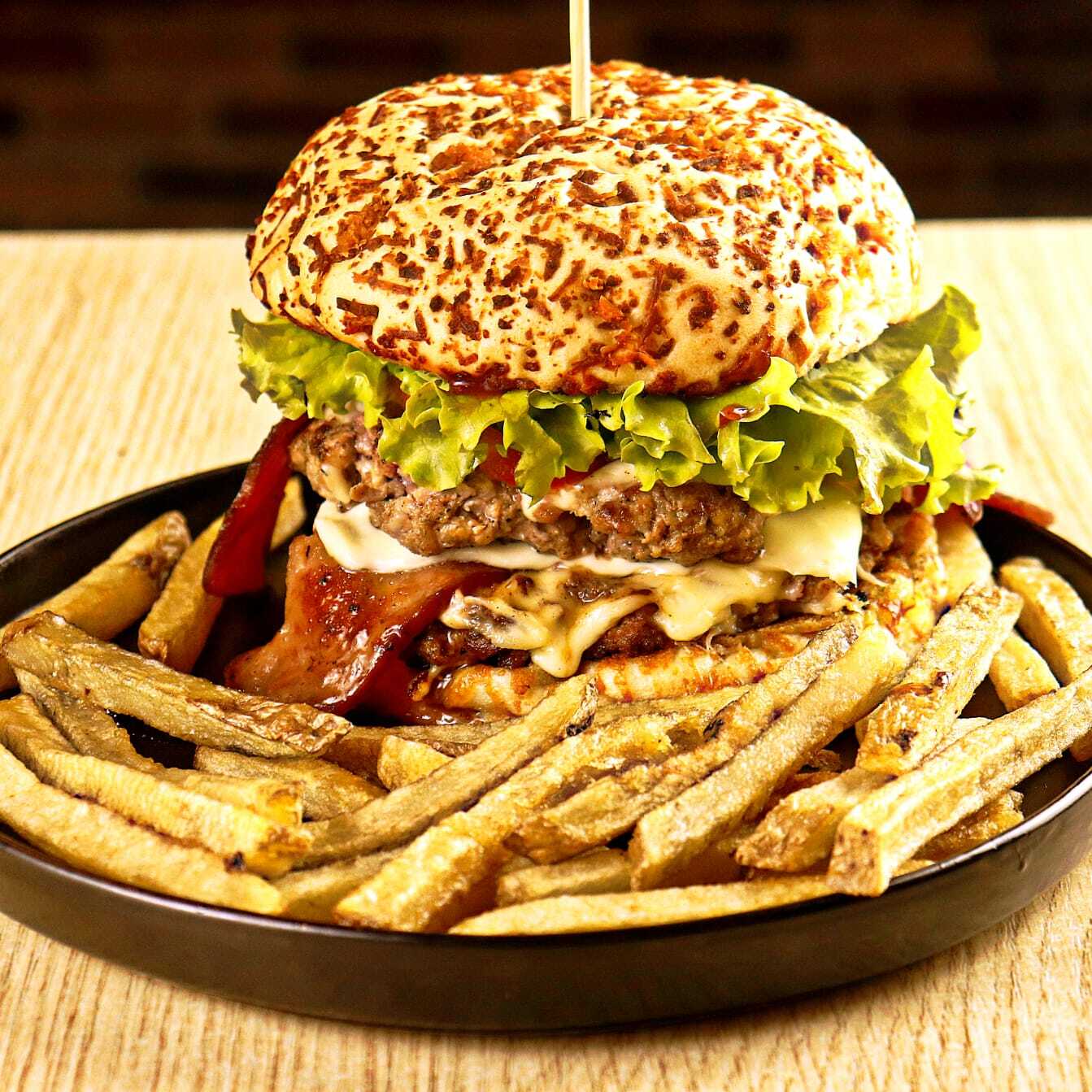 Burger Doble En Todo 200gr + Papas