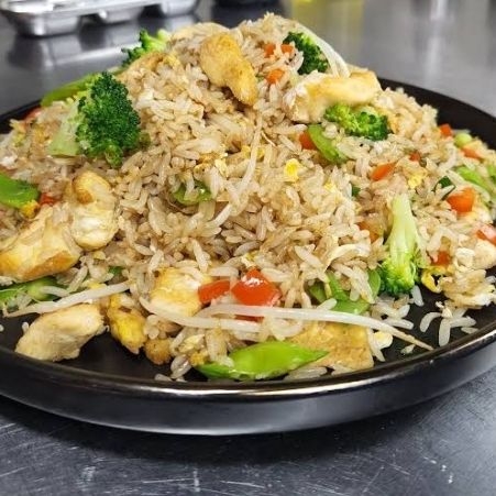 Chaufa Salvaje con Pollo