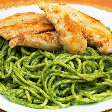 Spaguetti al Pesto con Milanesa