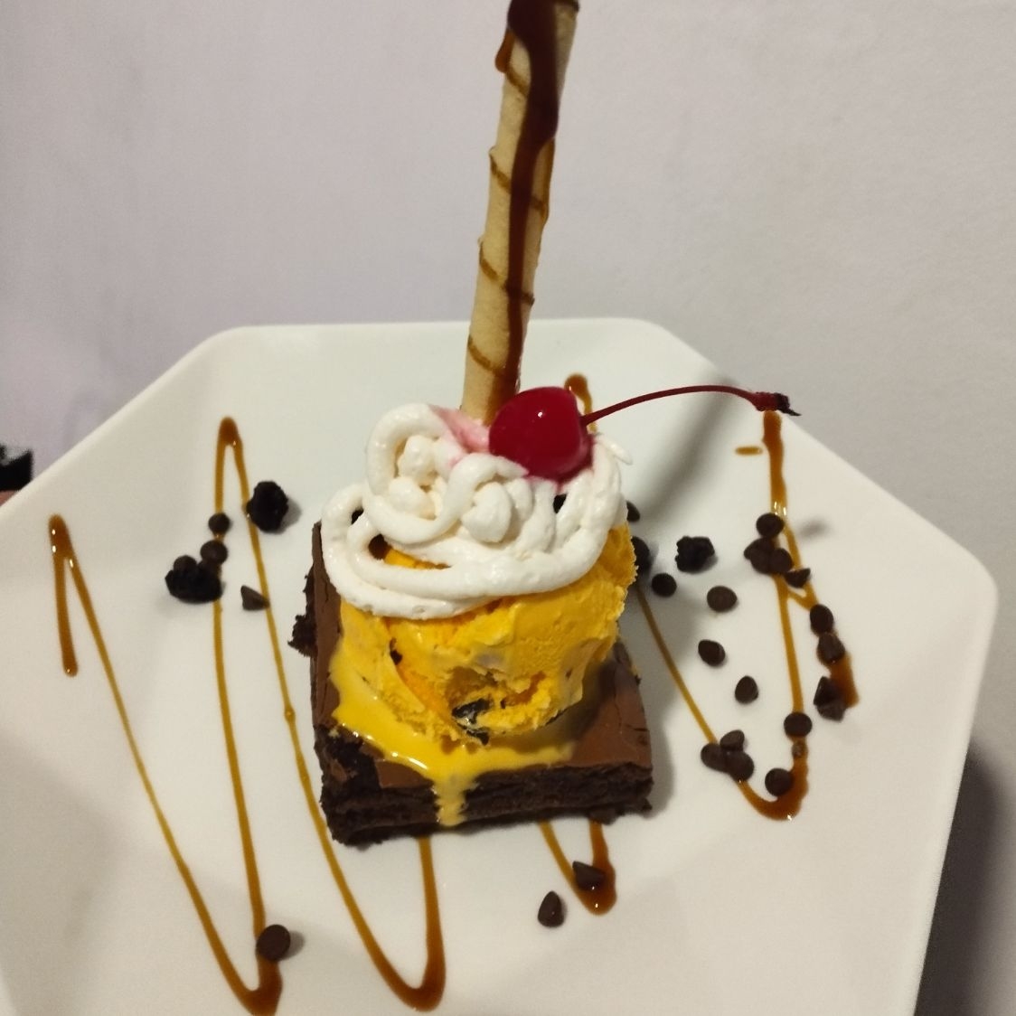 Brownie con Helado Asteroide
