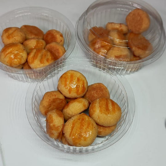 Salgadinho de queijo sabor parmesão pote com 8 unidades de 6g