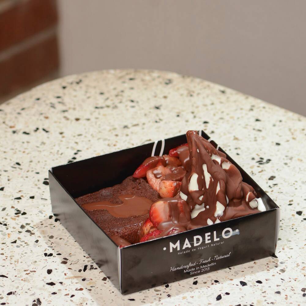 Brownie Caliente con Helado