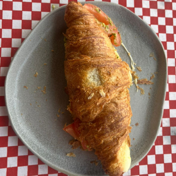 Croissant de jamon y queso