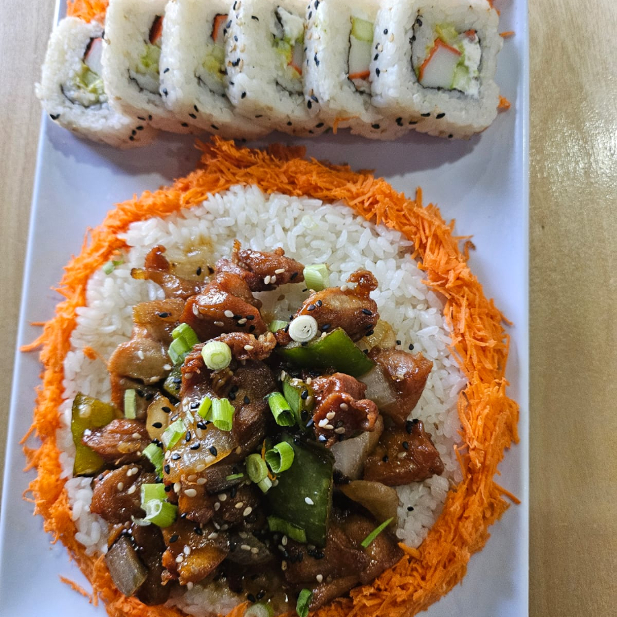 C1 ½ Teriyaki de Pollo + ½ Rollo California- Suri