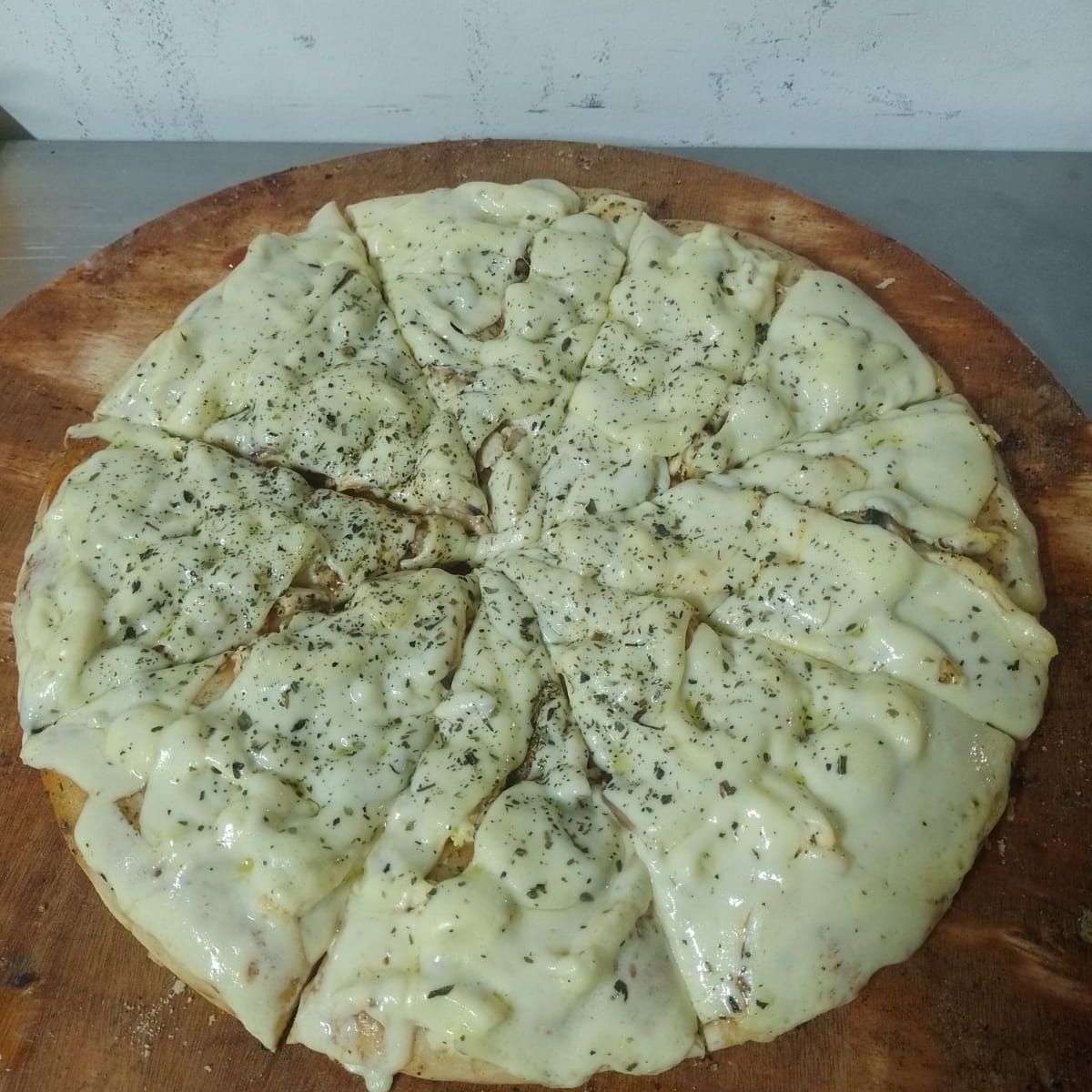 1 Pizza Mediana + Gaseosa 1 L COCA-COLA