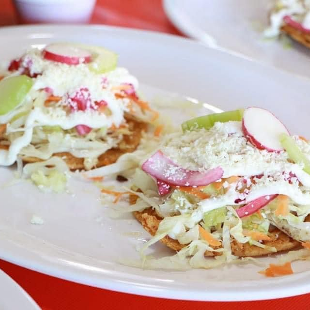 gordita de pollo deshebrado