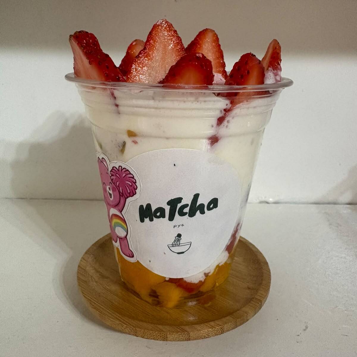 Fresas Y Mango Con Crema