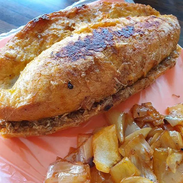 Lonche de Barbacoa con Queso