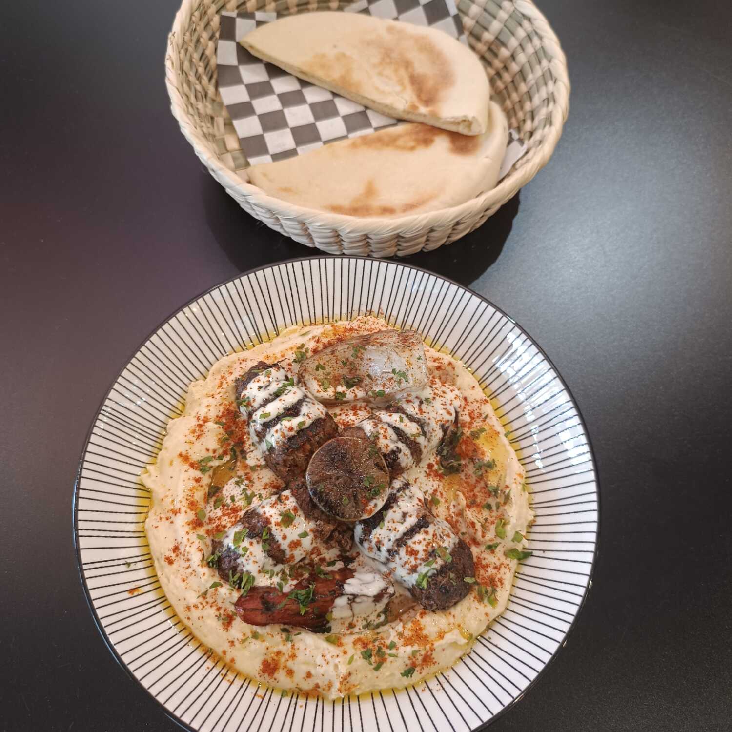 Hummus kabab