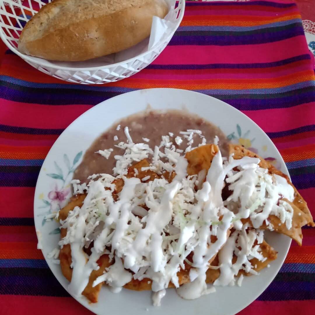 CHILAQUILES SENCILLOS ROJOS