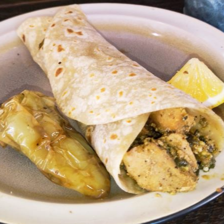 Taco de Pierna con Espinacas en salsa verde