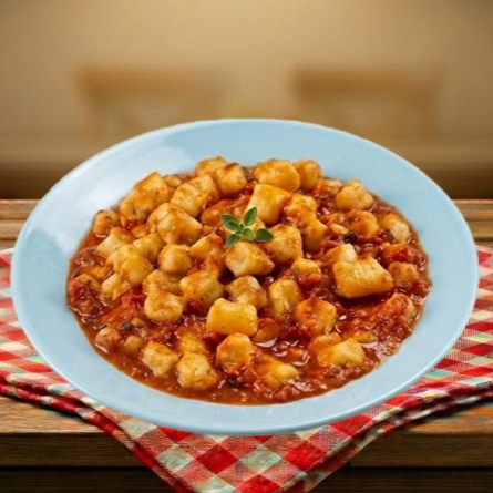 Nhoque a Bolonhesa molho ao sugo caseiro Porção de 500 gr