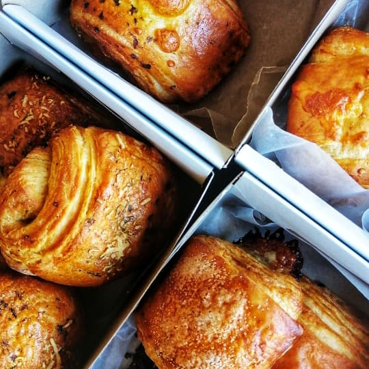 Croissant de Chistorra con Queso de Bola