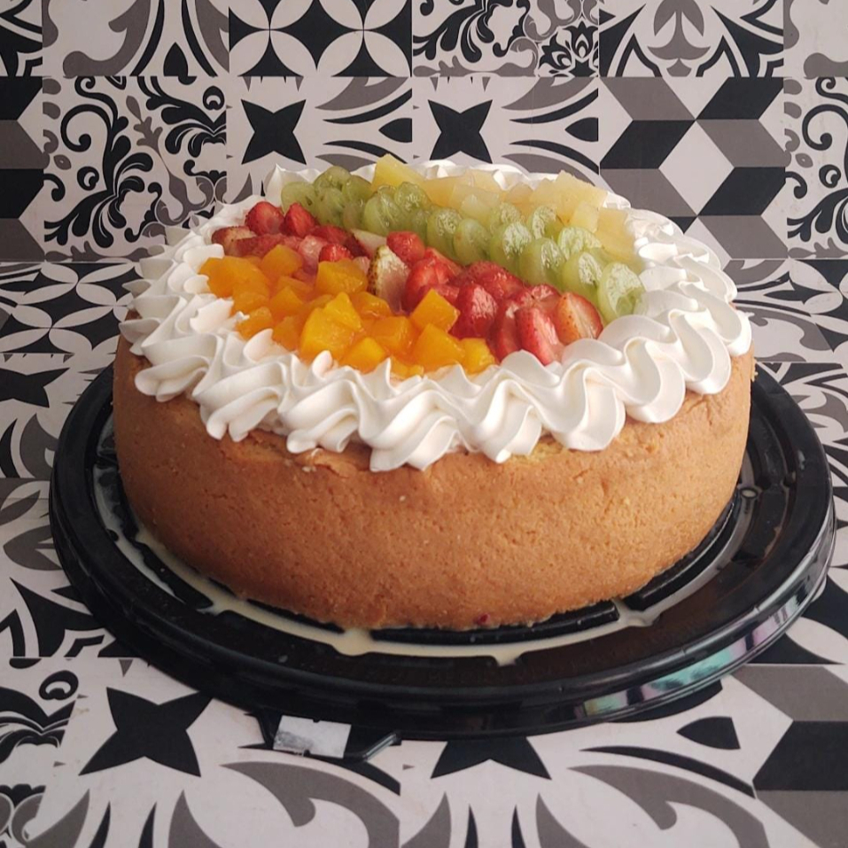 Pastel de Tres Leches con Cubierta de Frutas