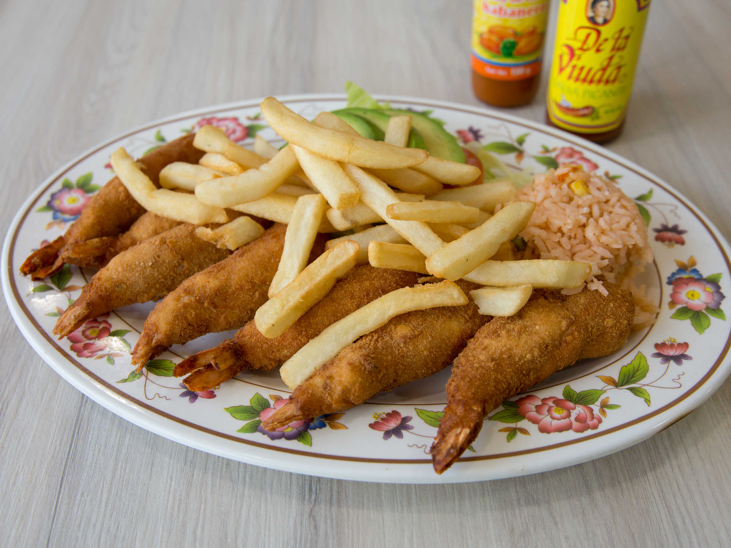 Combo Camarones Empanizados + Medio Caldo Mixto