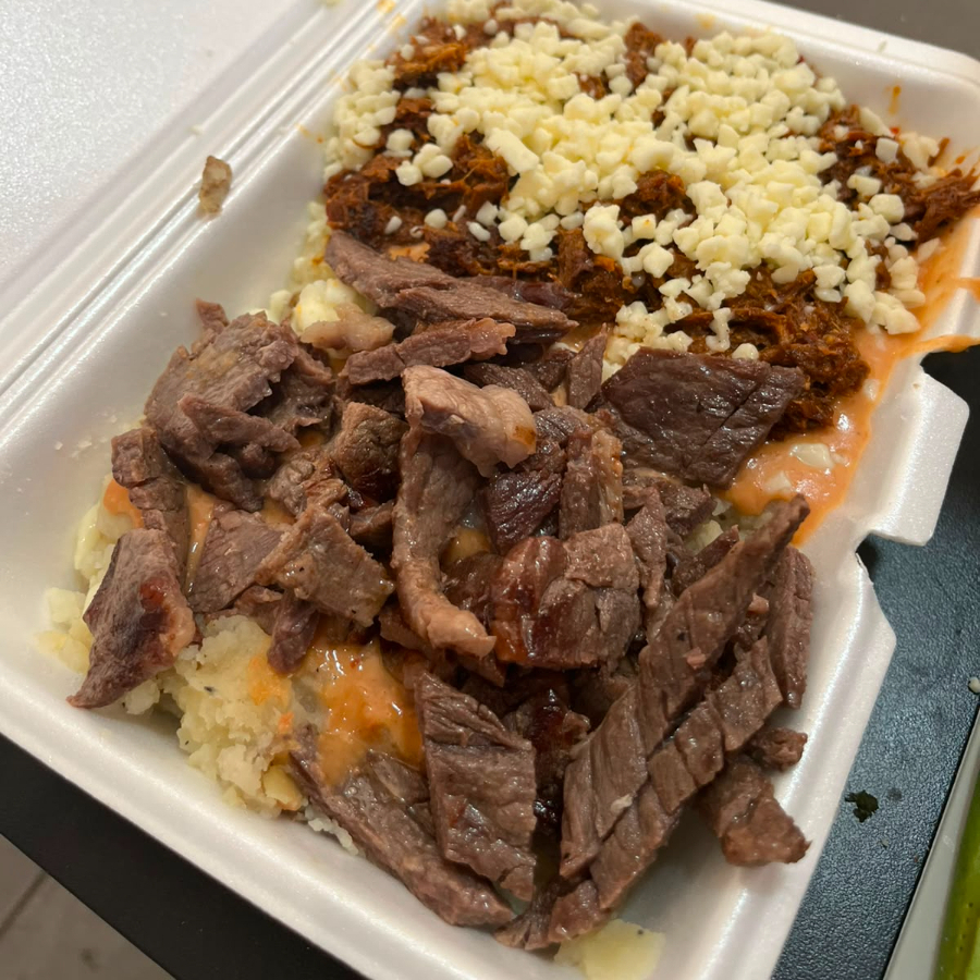 PAPA CON CARNE ASADA