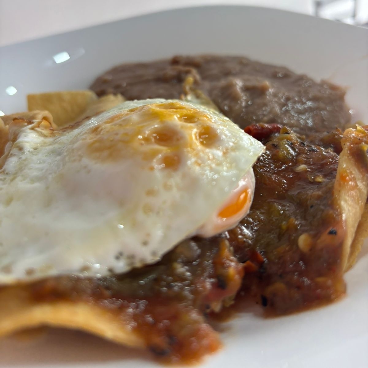 Chilaquil Mexicano + Agua de Limón