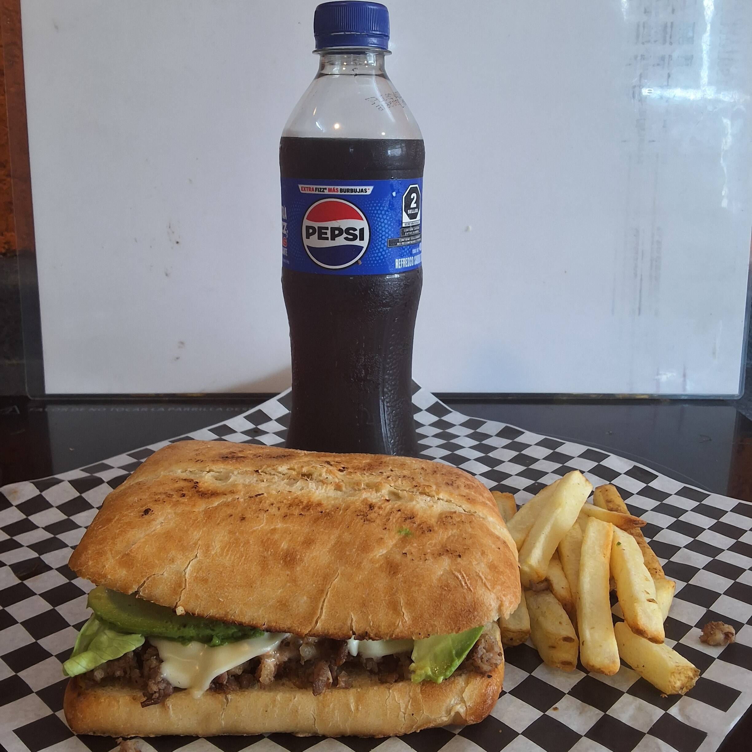 Torta de Carne Asada con Papas y Refresco