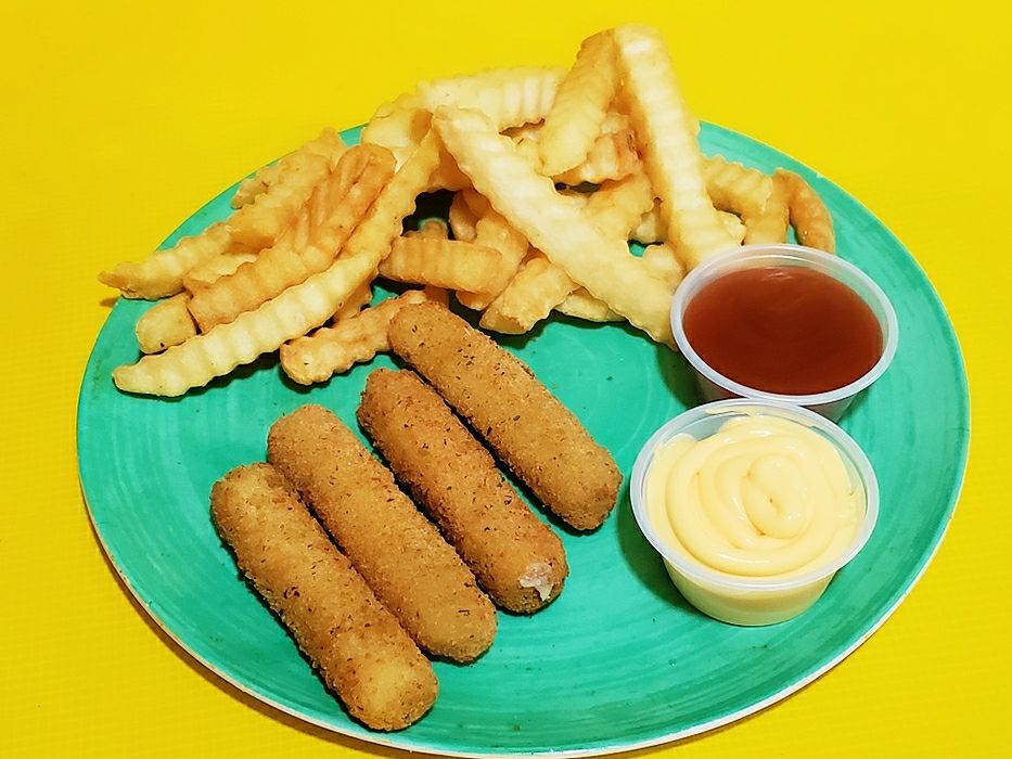 Dedos de Queso Mozarella con Papas
