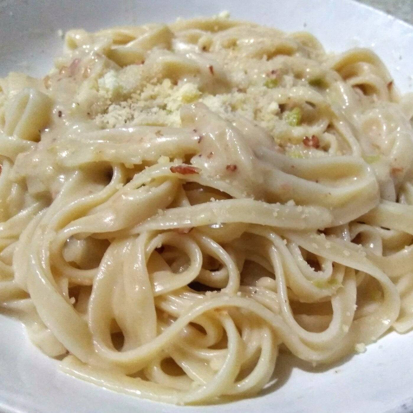 Spaguetti en Salsa Blanca con Jamon