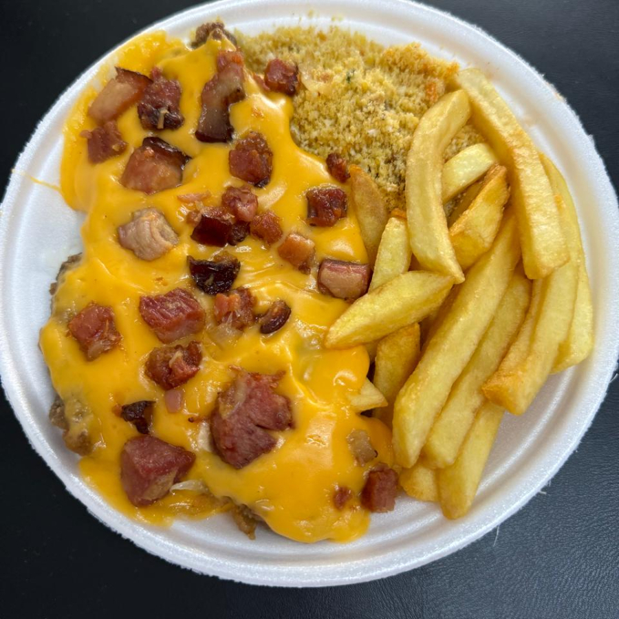 Acompanha Arroz Feijão Fritas e Farofa 400g aprox