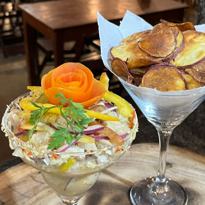 Tilápia , pimentões , temperos , cebola roxa ...