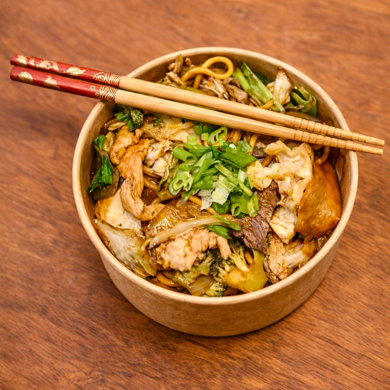 Legumes salteados, molho da casa com shitake