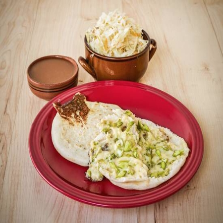Pupusa Queso y Loroco