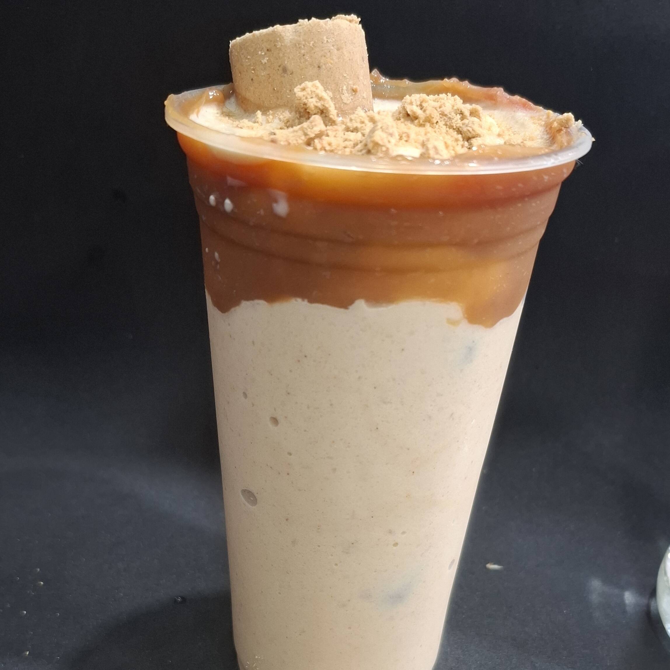 É paçoca ou felicidade no copo? Paçoca , leite codensado , gelo , doce de leite