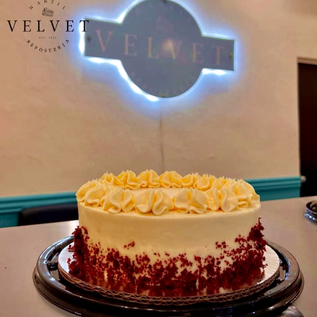 Pastel Red Velvet Chico