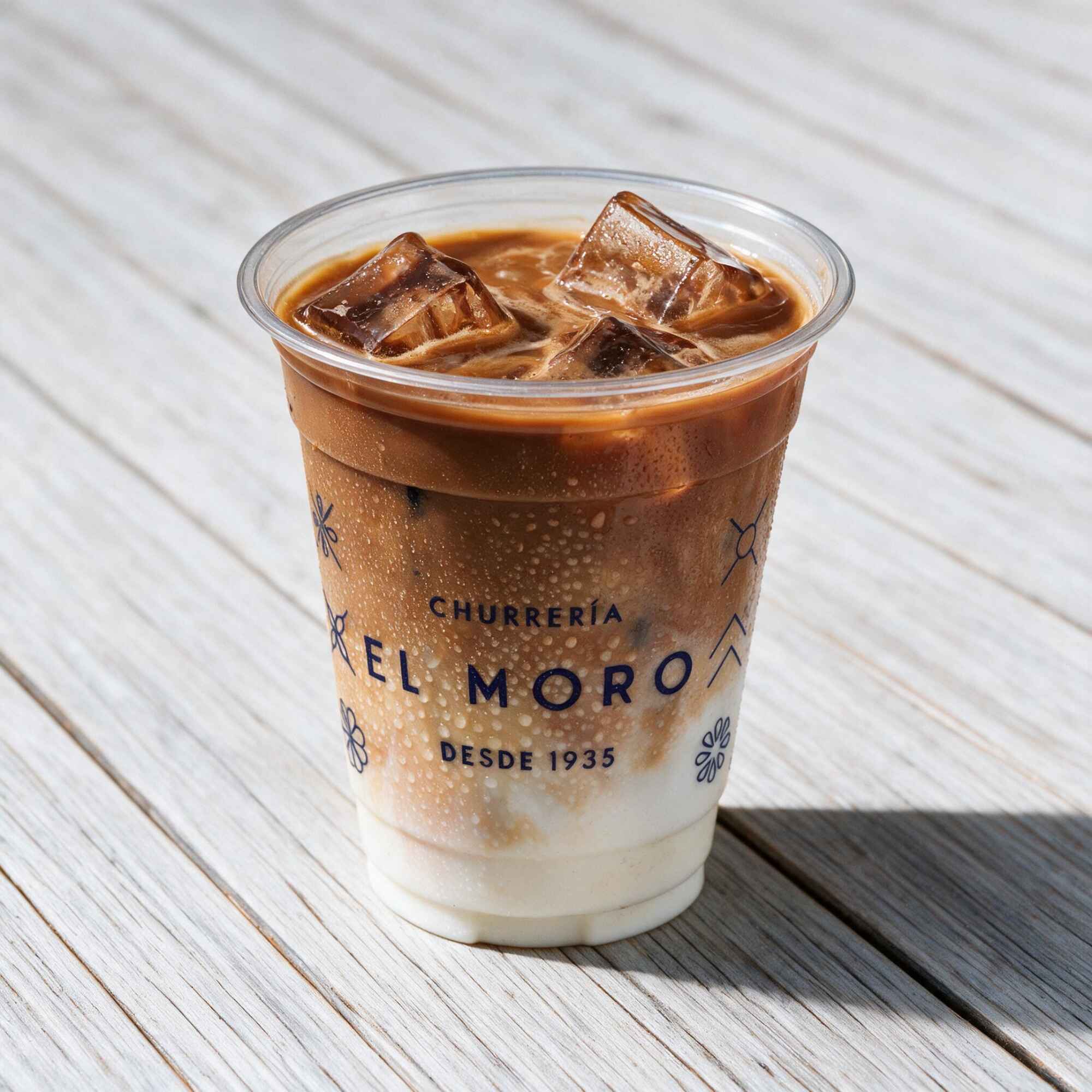 Café Lechero Frio Regular.