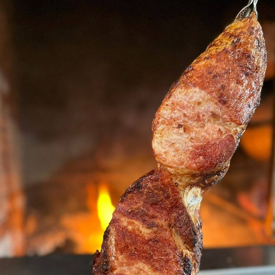 Tender macio e suculento, com sabor delicado e toque especial de tempero.