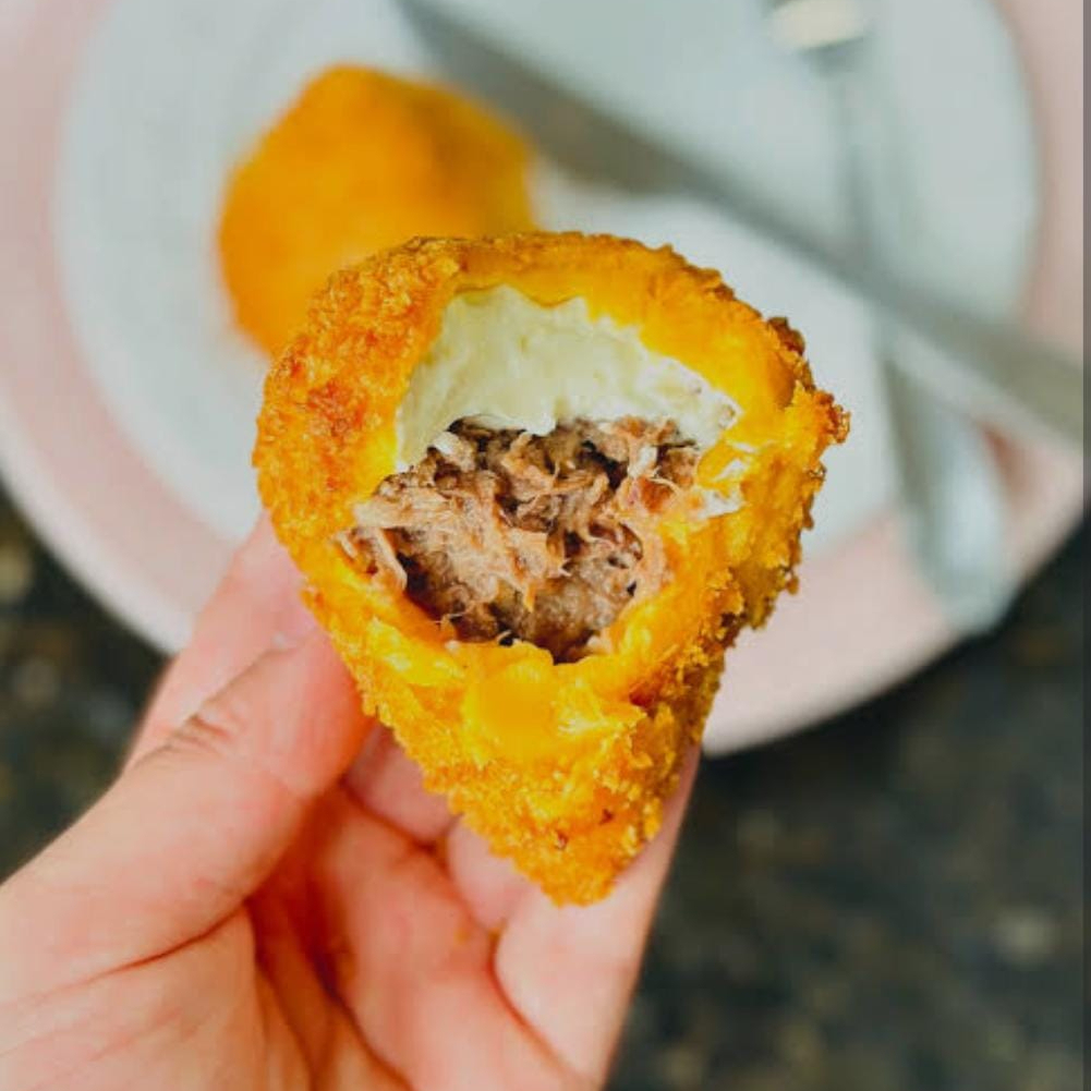 bolinha de carne com cream cheese philadelphia .Uma explosao de sabor ,acompanha maionese caseira,