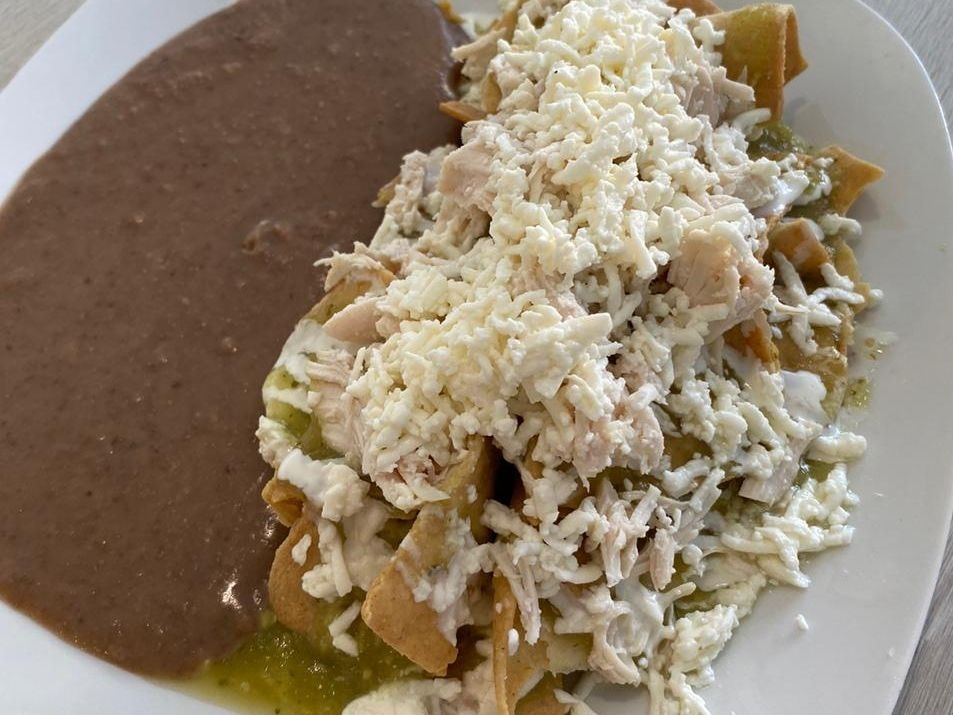 Chilaquiles Verdes con Pollo